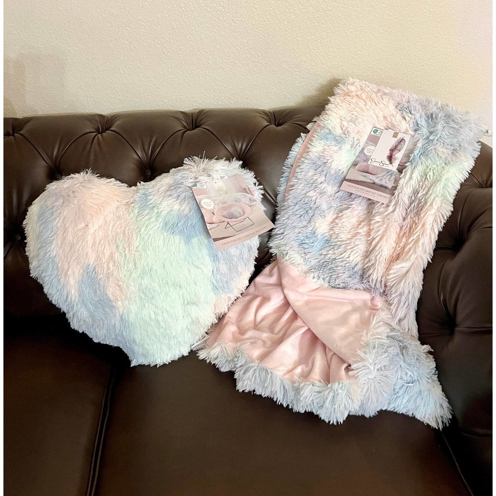 Jessica Simpson faux fur decorative throw and 18” heart pillow set 50” x 60”